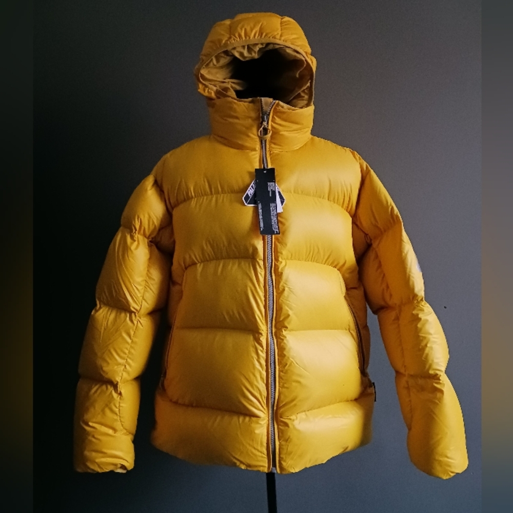 NWT Palace Pertex Opaque Yellow Puffer Size XL